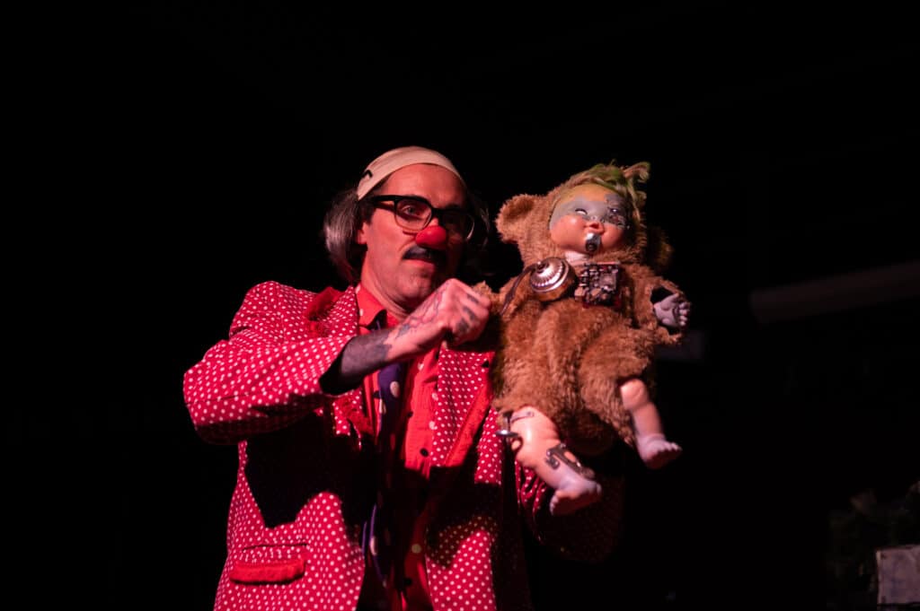 WDO Photography comedy show and puppetry photographers
